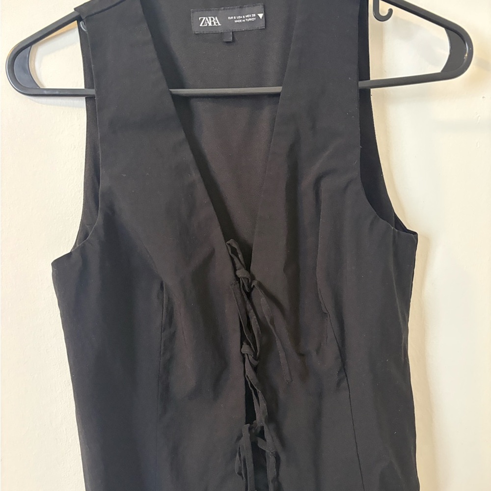 Zara Women's Black V-Neck Blouse